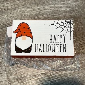 NWT Gnome Happy Halloween Sign Decor